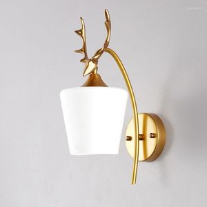 Стеновые лампы Nordic светодиодные стеклянные лампы современные золотые олени железные светильники для домашнего декора спальни рога