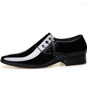 Klänningskor Storlek 38-48 Patentläder Mens Formella loafers Män Business Wedding Brand Oxfords Pekade Toe Zapatos Hombre