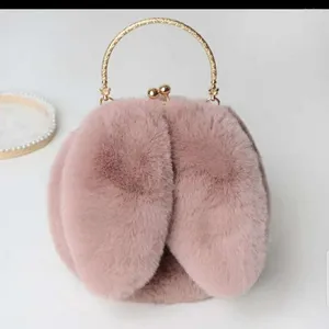 スクールバッグKhaki Faux Fur Bag Women Winter Chains D Girls Trendess Trendey Furry Plush Crossbody Casual Soft Ins Girl