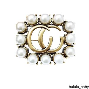 Luxury Women Designer Brand Letter Brooches Crystal Rhinestone Simple Jewelry Sweater Brooch Pearl Pin Wedding Party Accessories