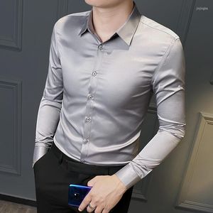 Herrklänningskjortor 2023 Långärmad män mode solid social formell affär smal fit blus stilig koreanska camisa toppar w280