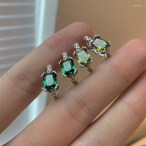 Orecchini a cerchio WTLTC Vintage retrò colore verde zircone cubico per le donne martellato piccoli piccoli ciondoli a forma di U cerchi 2 colori