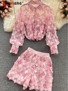 Frauen Zweiteiliger Hosenanzug Sommer Rosa Farbe Tops Langarmshirt 3D-Blume Süße WideLeg-Shorts Prominente Kleidung 230322