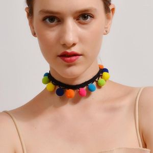 Choker 4Color Harajuku Färgglada pälsboll Tasselhalsband för kvinnor etnisk pompon fluffiga halsband chokers mode chocker