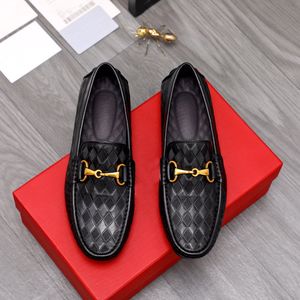 Nuovi 2023 uomini scarpe eleganti da cerimonia masculino elegante abito nero designer appartamenti uomo di marca casual mocassini da ufficio taglia 38-44