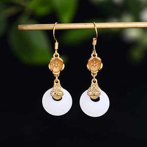 Charm Ancient Gold Craft Exquisite Flower Eardrops Natural White Jade örhängen för kvinnor Lätt lyxig hovsstilsmycken Z0323