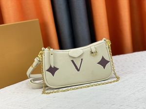 Monogram präglade lätt påse på rem Väska Handväska Handväska Dam Messenger Handväskor Tote Pochette Kedja Axel Crossbody Väskor korthållare korthållare Plånböcker