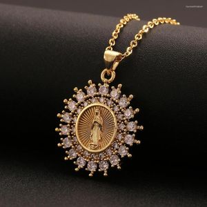 Naszyjniki wiszące Cotvoreligijne Matki Bożej z Guadalupe Dainty Gold Pleated Cyrron Virgin Mary Naszyjnik Krótki łańcuch biżuterii Choker