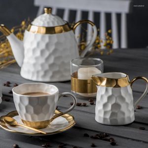 Dinnerware Sets Tea Tarde Set com copo de xícara de panela de pires de ouro com aro de aro de aro selado selado caneca de café lisa caneca fosco preto preto chaleira