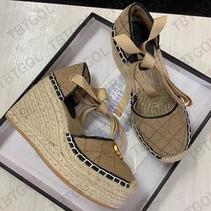 Moda Tasarımcı Kadın Seksi Kama Topuk Platform Sandalet Espadrille gerçek deri ayak bileği dantel-up matelasse bayanlar yüksek topuk 12cm essentia