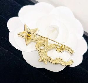 23ss Fashion Brand Letter Designer Brooches High-Quality Letters Lapel Pins Hollow Women Pin Wedding Party Metal Jewerlry Accessories Gift with Figure Stamp