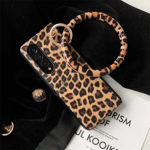 Cell Phone Cases Classic Leopard Print PU Leather Hard Phone Case For Samsung Galaxy Z Fold 4 3 5G Portable Bangle Big Hand Ring Cover Z0324