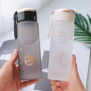 Vattenflaska 400 ml Moon Fantasy Water Bottle Portable Plastic Cup Dent Läcksäker flaskor för att dricka utomhusresor Drinkware Transparent P230324