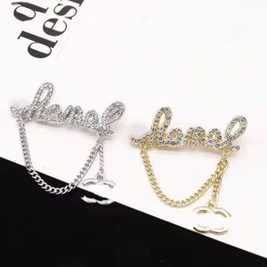 Double Letter Brosch Classic Designer Märke Brosches Guldpläterad för Women Charm Wedding Present Party Jewelry Accessorie