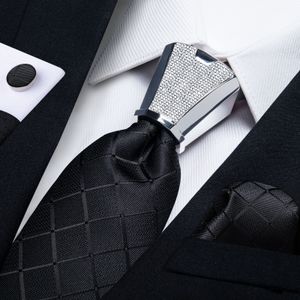 Neck Tie Set Dibangu Business Plaid Black Solid Luxury Elegant Silk Ties For Men Designer slips Buckle Handkergief Manschettknappar Bröllop Tillbehör 230324