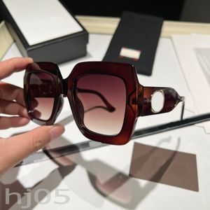 PLÁSTICO HOLT Frame Designer Sunglasses