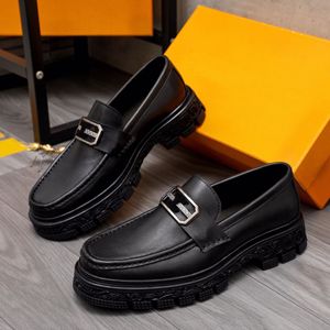 2023 Mens Dress Shoes Designer Leather Flats Disual Male Male Slip on platfor