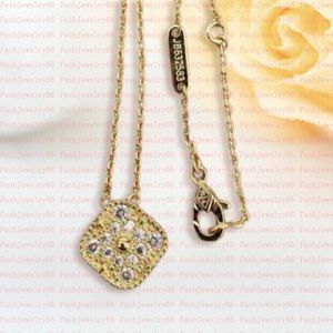 Designer Pendant Necklaces for women Elegant 4/Four Leaf Clover locket Necklace Highly Quality Choker chains Designer Jewelry 18K Plated gold girls Gift