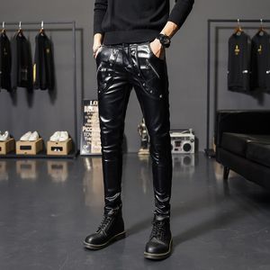 Calças masculinas Casual Adolescent Zipper Leather Personalidade Rua Feia apertada 230324