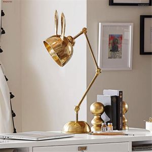 テーブルランプアメリカンインダストリアルゴールドメタルLEDランプオフィススタディ用ベッドルームビンテージロフト装飾長い腕立っている照明器具