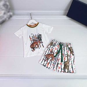 23ss zestawy dla dzieci marki chłopcy t-shirt od projektanta szorty garnitur dopasowanie kolorów wokół szyi małpa nadruk tygrysa zestaw szortów z krótkim rękawem wysokiej jakości ubrania dla dzieci