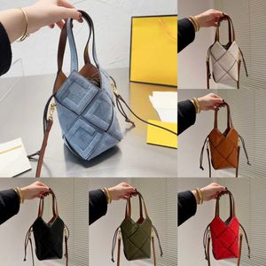 kubełko kobiet designerskie torby crossbody torebki torebki mini designerskie torba na ramię moda klasyczny wzór krzyżowy 230301