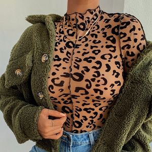 Kvinnor Jumpsuits Rompers OMSJ Women Sexig Leopard Tryckt Skinny Bodysuit Brown High Neck Long Sleeve Jumpsuit Clubwear Tops Basic Overalls for Ladies 230324