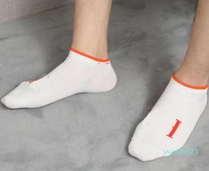 Tekne çorap ayak bileği çorapları etiketler mektup çorap erkek ve kadın kısa hortum yaz% 100 pamuk antibakteriyel deodorant spor çorapları 54 hediye için