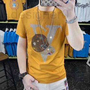 Kvinnors t-shirtdesigner 2022 Nya sommarmodeme Men's Hot Diamond Sequin Clothes Youth Guy Slim Fit Stilig Kort ärm T-shirt lwzz