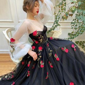 Partykleider UZN Schwarzes Satin- und Tüll-Abschlussballkleid mit Blumenapplikationen, elegantes A-Linien-Abendkleid mit langen Puffärmeln in Übergröße