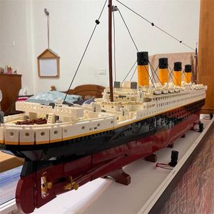 Blocks Kits de construção de modelos 9090pcs filme Titanic Large Cruise Ship navio a vapor Modelo 10294 Blocos de construção de brinquedos de tijolos de construção para Childr J240307