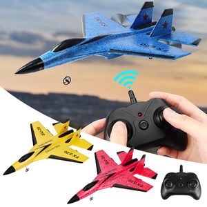 Aeronaves ElectricRC SU35 Remote Control Airplano RC Radio Radio Lider SU57 FIGHTER COM LUZES DE LED MODELO VOISTO CRIANÇAS Toy Gift 230325