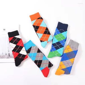 Herrensocken Herren Retro Herren Baumwollkleid Happy Argyle Muster Hochzeit Harajuku Funky Neuheit Geschenk Streetwear Hip Hop INS Cool Skate