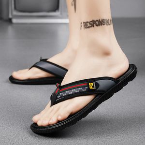 Flop degli uomini Flip Trend di lusso Sliple di alta qualità Scarpe da esterno Spaccature Eleganti pantofole Flip non slip Flip