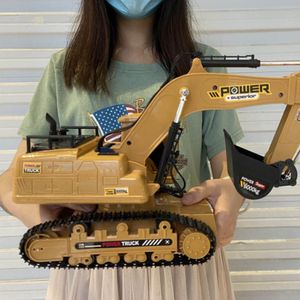 ElectricRC Car 118 Truck Excavator 24G Radio Controlled Crawler Tractor Model Engineering Digging Sound Toys for Boys 230325