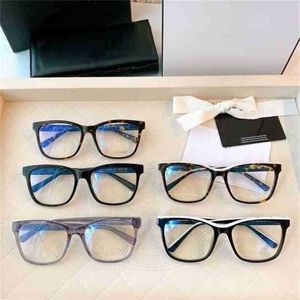 Luxury Designer Fashion Sunglasses 20% Off Fashion Version Hot square flat lens Quan same blue light proof can be matched with degrees