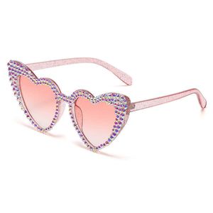 Designer di lusso Nuovi occhiali da sole da uomo e da donna Sconto del 20% a forma di cuore con occhiali fatti a mano con diamanti a forma di occhi di gatto a forma di occhi di gatto