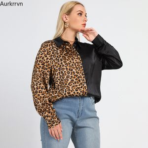 Kvinnors plus storlek tshirt plus size kvinnor skjortor lösa casual leopard tryck lapptäcke elegant och ungdomskvinna blusar kvinna samling vår 230325