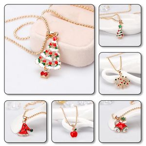 Pendanthalsband 9 Styles Charm Julhalsband för kvinnor Barn Tree Elk Deer Bell Snowman Santa Claus Xmas Gift