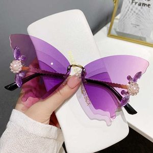 Óculos de sol da moda de designer de luxo 20% Off Style Dance Butterfly Shape Diamond Inclaid Large Frame Fashion Street Shot