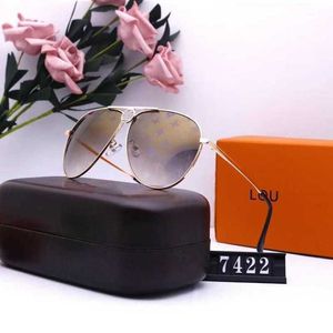 Designer de luxo de alta qualidade óculos de sol 20% de desconto no exterior Tiro de viagens de moda de viagem 7422