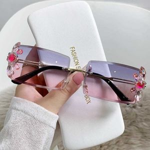 Luxury Designer Fashion Sunglasses 20% Off Cross mirror rectangular frame with diamond gradient small round face Sun protection photography Korean