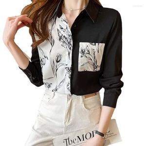 Kvinnors blusar 2023 Pocket Shirt Spring Long Sleeve Thin High-End Ink Flower Printing Black and White Stitching Tops Blus