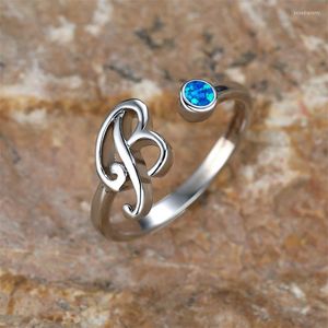 Pierścienie ślubne kobiety kapitałowe pierścionki otwartej rozmiar okrągły błękitne opal dla kobiet srebrne kolory paski alfabetowe biżuteria