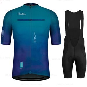 Set di maglie da ciclismo 2023 Abbigliamento da uomo blu Indossare meglio Tuta da squadra arcobaleno Abbigliamento manica corta Summer Road Bike 230325