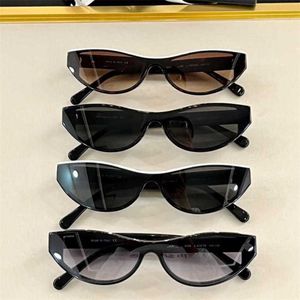 20% OFF Luxury Designer New Men's and Women's Sunglasses 20% Off year old small frame cat's eye net Red concave anti