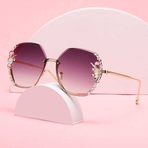 10% rabatt på lyxdesigner Nya män och kvinnors solglasögon 20% rabatt på diamantrimmade stora ramglas Koreanska version Tide Proof Plain Artifact Small Face