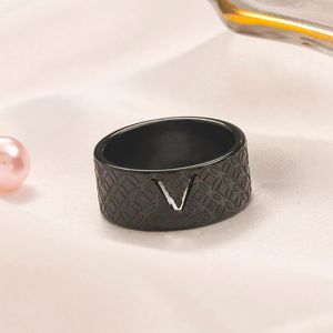 Luxury Designer Jewelry Men Black Band Rings Stainless Steel Gold Silver with Diamond Couple Right For Engagement Party Gifts