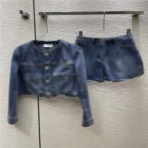 23SS Cotton Women Designer Två stycken byxor uppsättningar med all-over brevtryck flickor märke Milan Runway denim jogging outwear jacka skördetoppar bombplan och shorts jeans