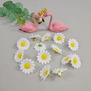 100 Stück Stoff-Gänseblümchen für Ostern, Motorhaube, Basteldekorationen, künstliche weiße Chrysanthemen, Kunstblumen, Durchmesser 4 cm